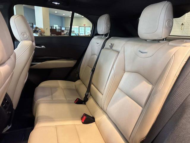 Used 2024 Cadillac XT4 Luxury w/ Cold Weather Package FWD image 19