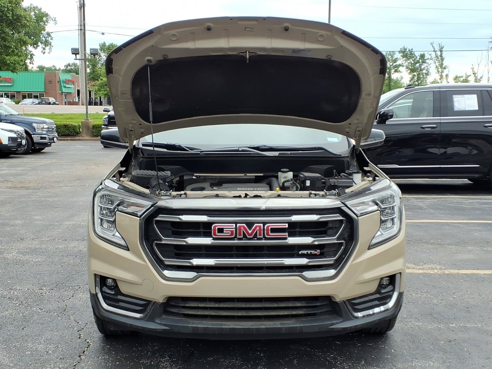 Used 2022 GMC Terrain AT4 w/ LPO, Floor Liner Package AWD/4WD image 31