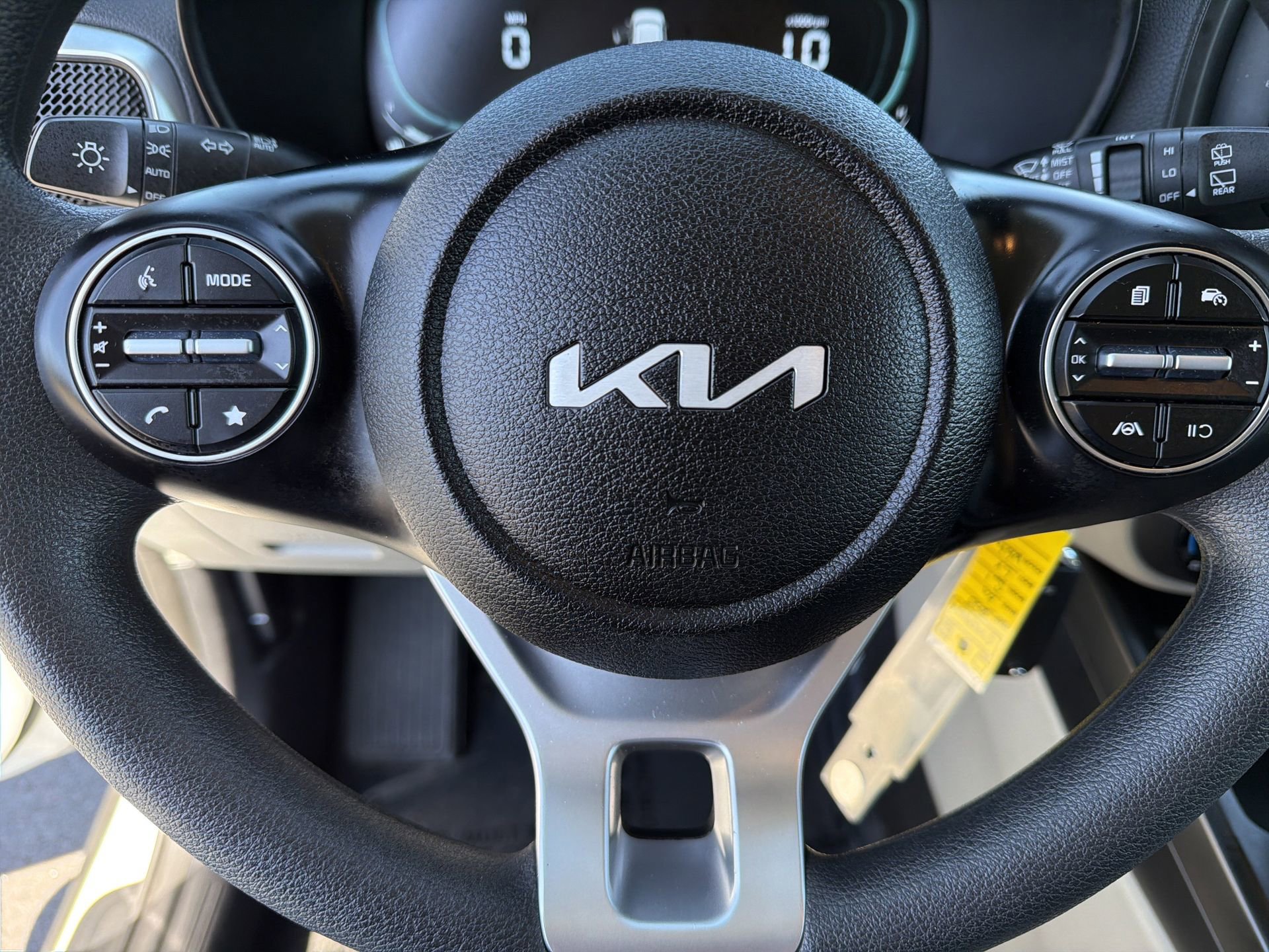 Used 2025 Kia Soul LX w/ LX Technology Package image 11