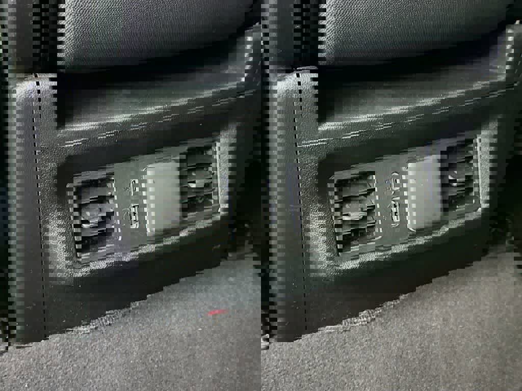 Used 2025 Chevrolet Silverado 1500 LT image 13