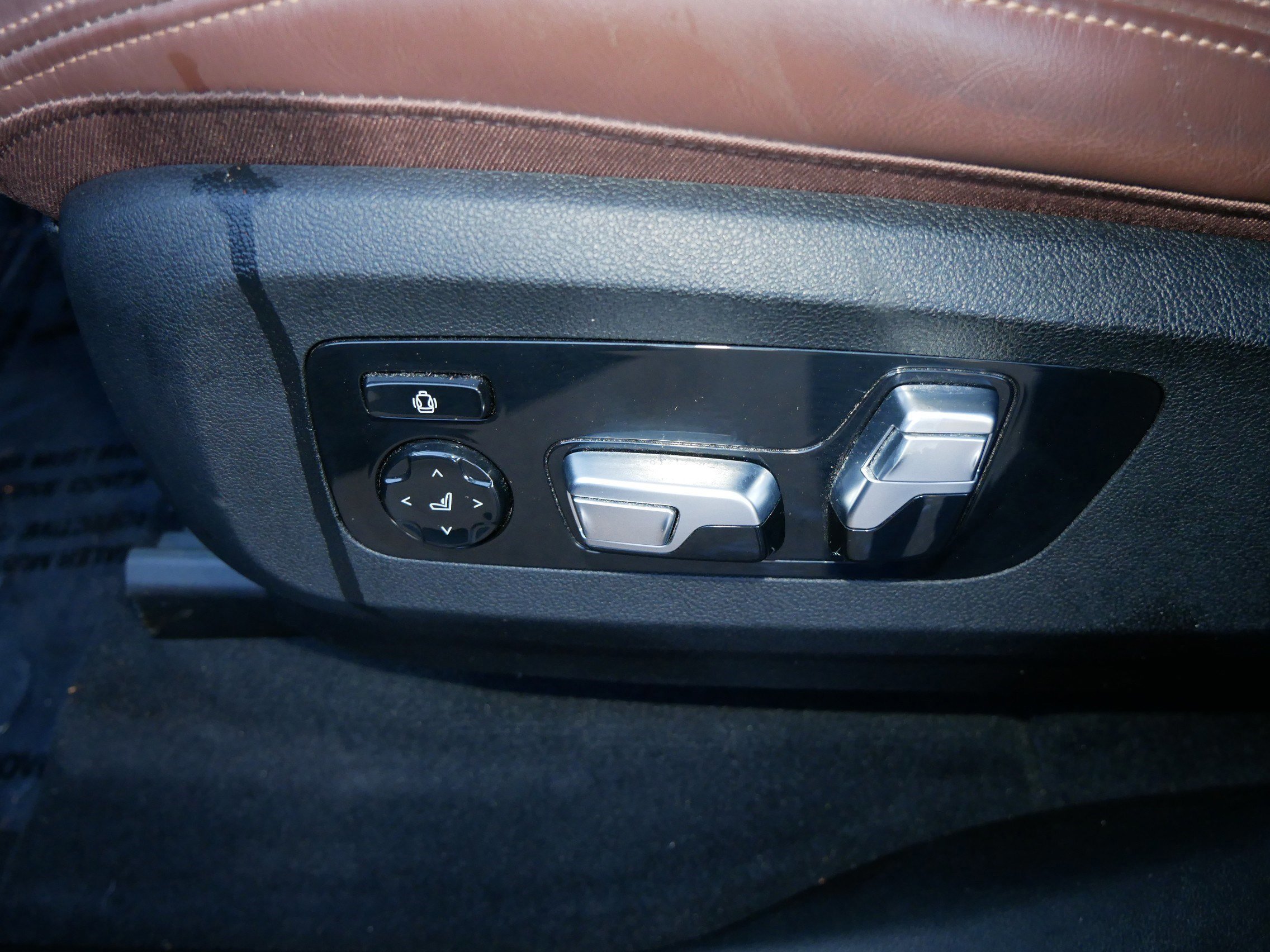 Used 2021 BMW X5 xDrive40i w/ M Sport Package image 19