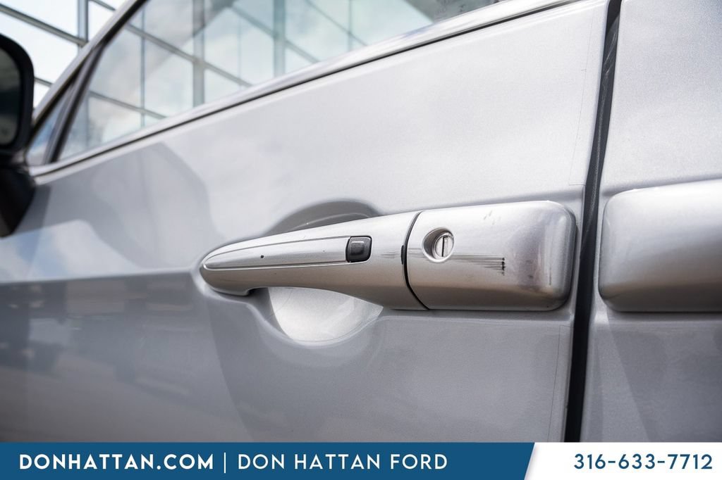Used 2023 Chrysler Pacifica Touring-L FWD image 32