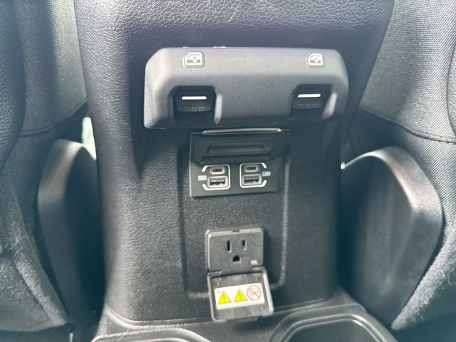 Used 2025 Jeep Wrangler Unlimited Rubicon AWD/4WD image 23