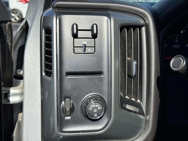 Used 2018 Chevrolet Silverado 1500 LT w/ Texas Edition image 20