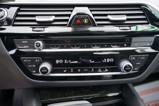 Used 2023 BMW 530e xDrive w/ Premium Package image 15