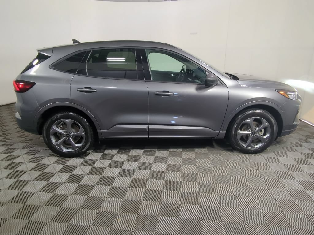 Certified 2023 Ford Escape ST-Line w/ Tech Pack #1 AWD/4WD image 13