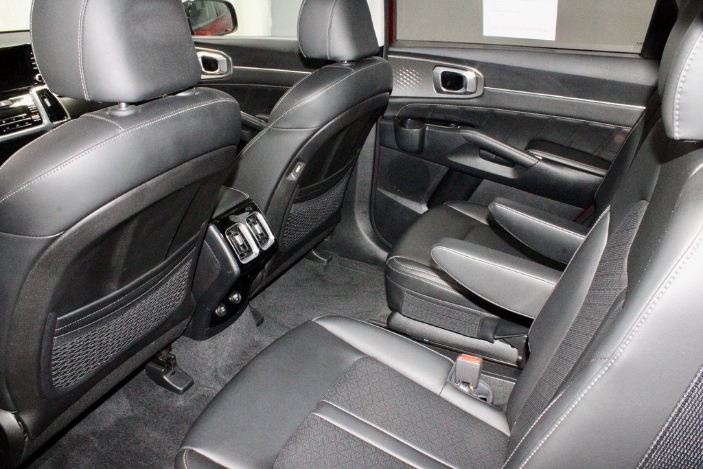 Used 2023 Kia Sorento SX image 22