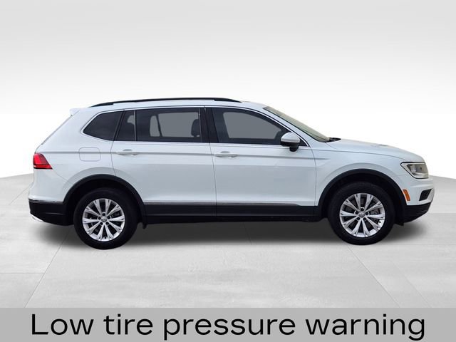 Used 2018 Volkswagen Tiguan SE w/ Panoramic Sunroof Package image 6