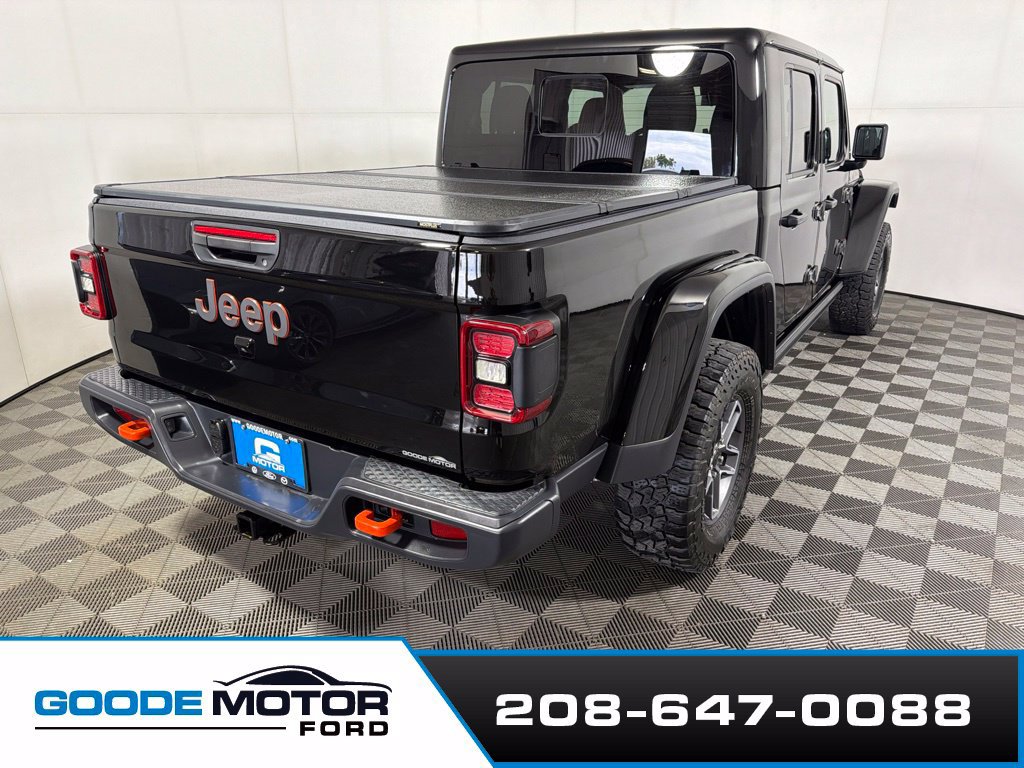 Used 2025 Jeep Gladiator Mojave w/ Convenience Group AWD/4WD image 8