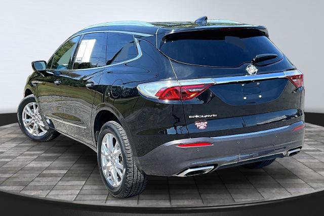 Used 2023 Buick Enclave Essence w/ Experience Buick Package FWD image 2