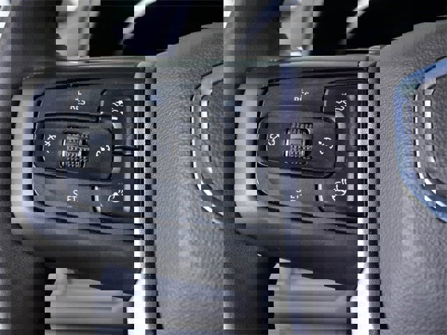 Used 2024 GMC Yukon XL SLT w/ SLT Premium Package image 26