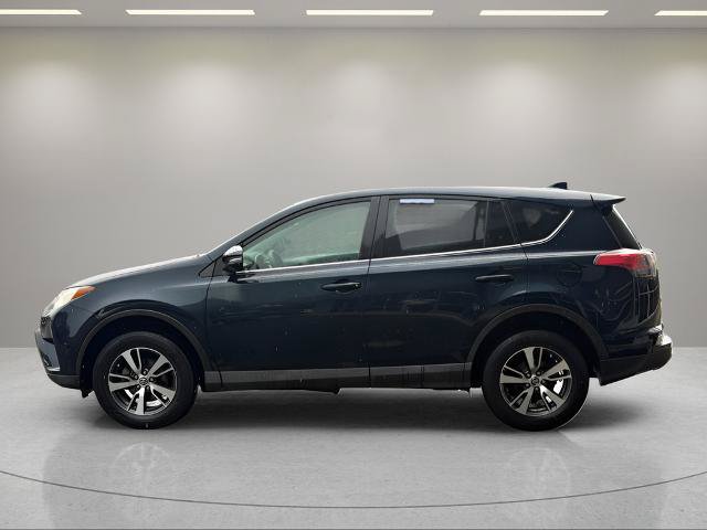 Used 2018 Toyota RAV4 XLE AWD/4WD image 4