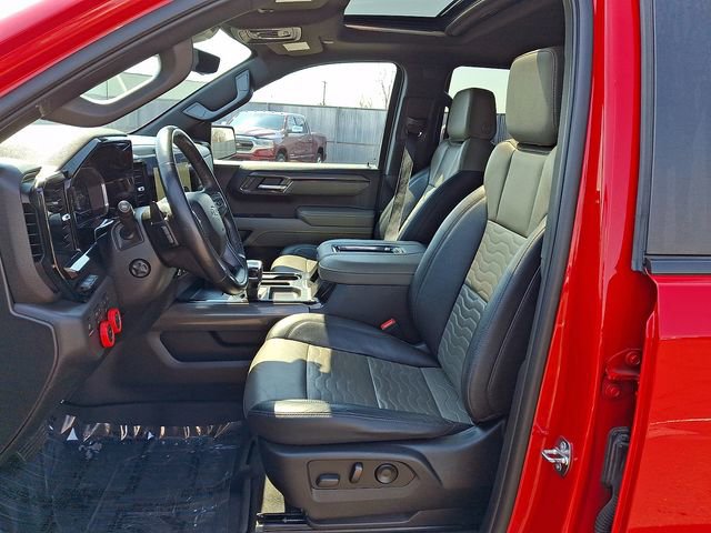 Used 2022 Chevrolet Silverado 1500 ZR2 w/ Technology Package image 12