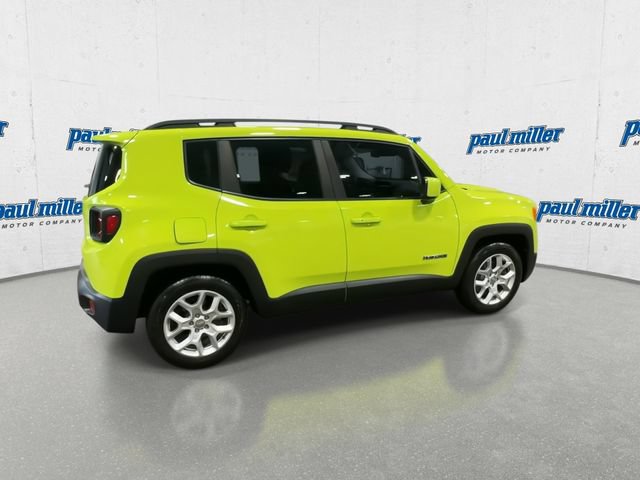 Used 2017 Jeep Renegade Latitude w/ Cold Weather Group FWD image 12
