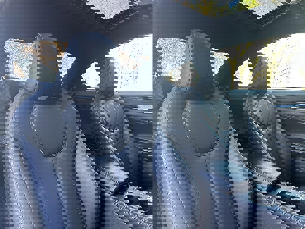 Used 2017 INFINITI Q60 w/ Cargo Package AWD/4WD image 19