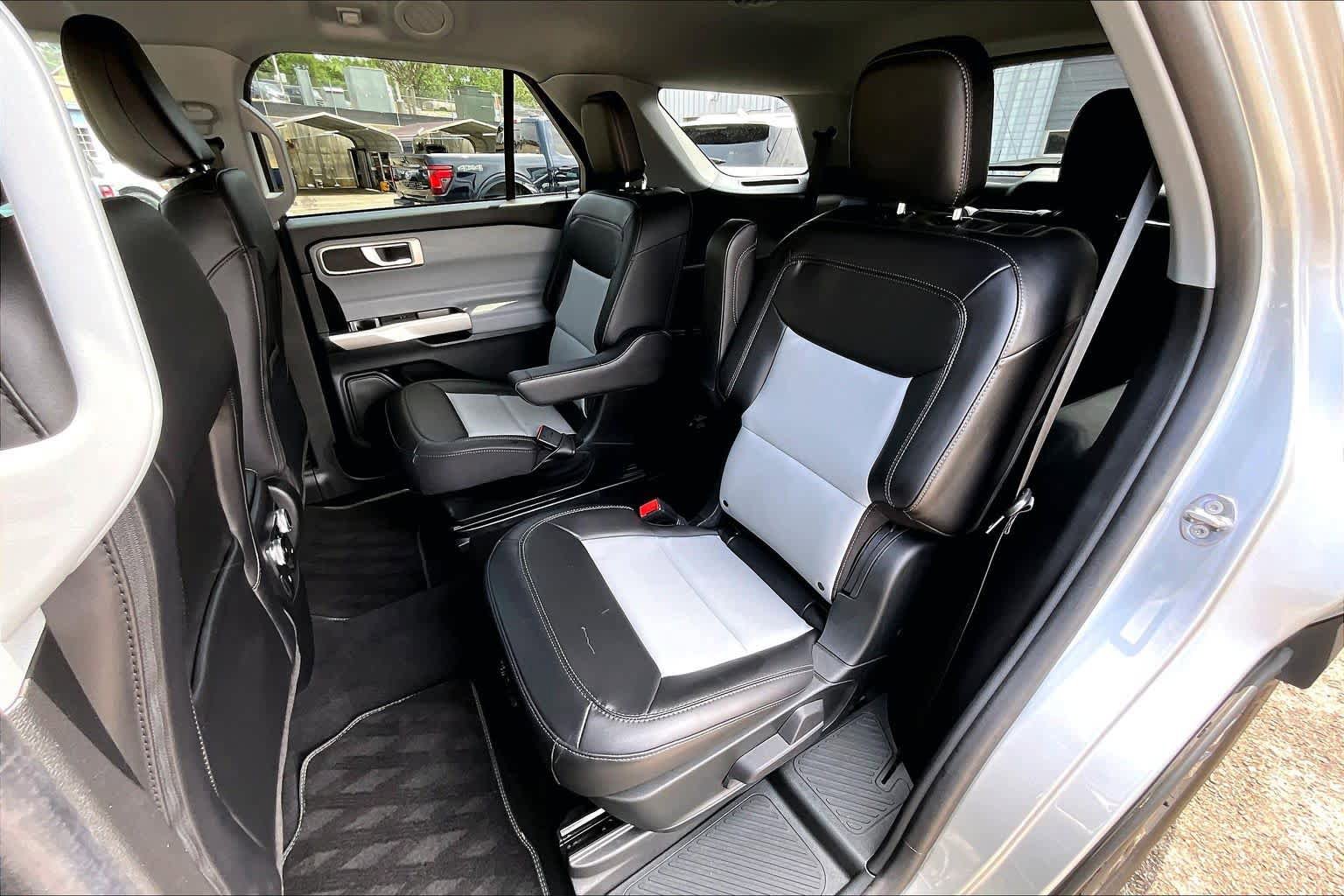 Certified 2023 Ford Explorer XLT w/ Equipment Group 202A RWD image 21