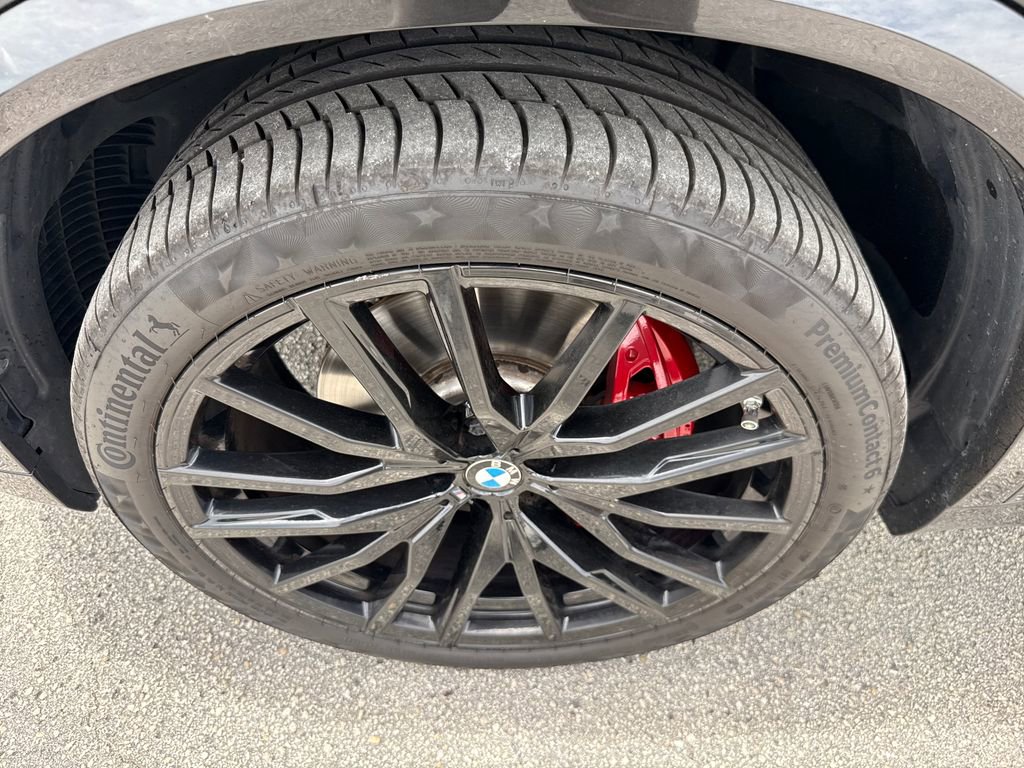 Used 2022 BMW X5 sDrive40i w/ M Sport Package RWD image 13