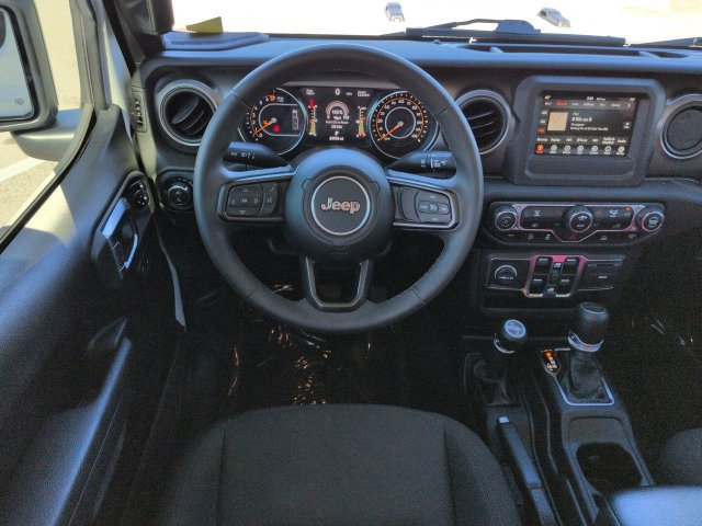 Used 2023 Jeep Gladiator Sport AWD/4WD image 16