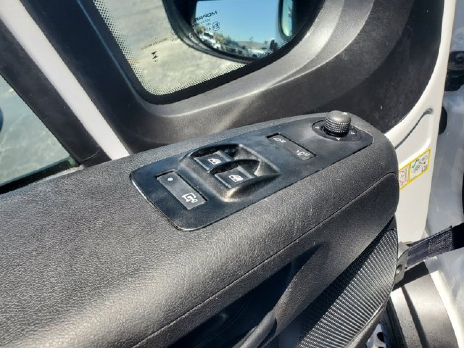 Used 2025 RAM ProMaster 3500 w/ Convenience Group FWD image 16