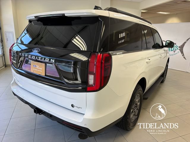 Certified 2025 Ford Expedition Active RWD image 9
