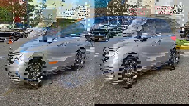 Used 2024 Honda Odyssey EX image 2