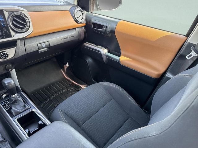 Used 2018 Toyota Tacoma SR5 RWD image 27