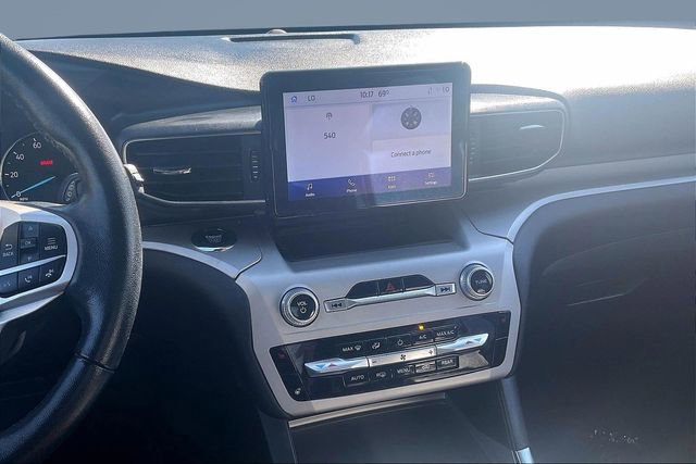 Certified 2022 Ford Explorer XLT w/ Equipment Group 202A image 6