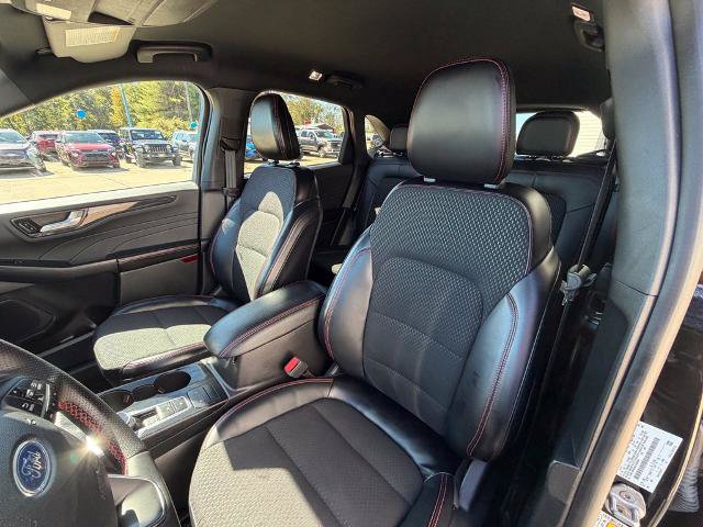 Certified 2025 Ford Escape ST-Line Select AWD/4WD image 11