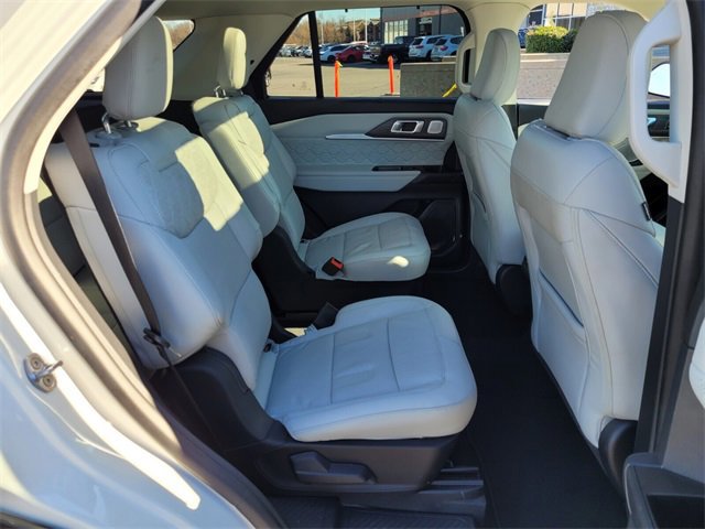 Certified 2025 Ford Explorer Platinum w/ LUX Leather Package image 17
