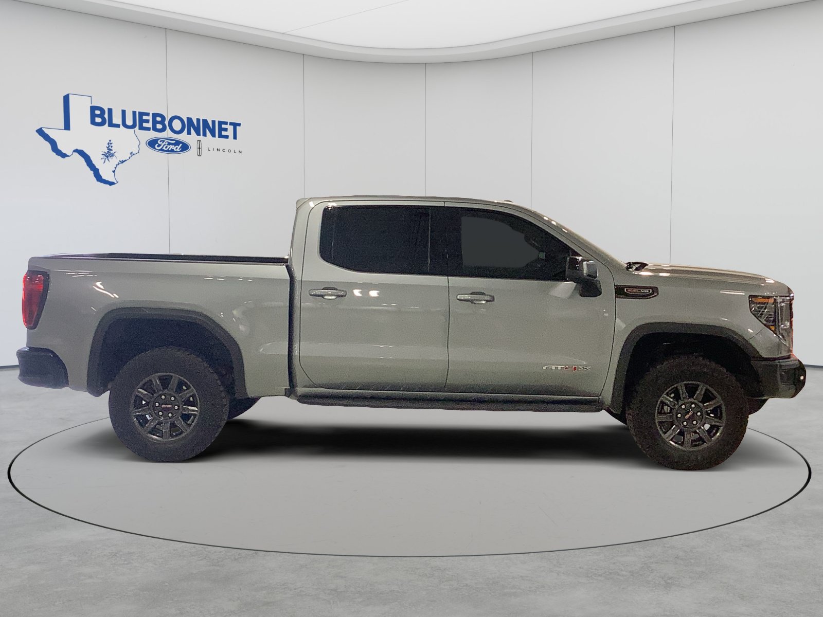 Used 2025 GMC Sierra 1500 AT4X AWD/4WD image 4