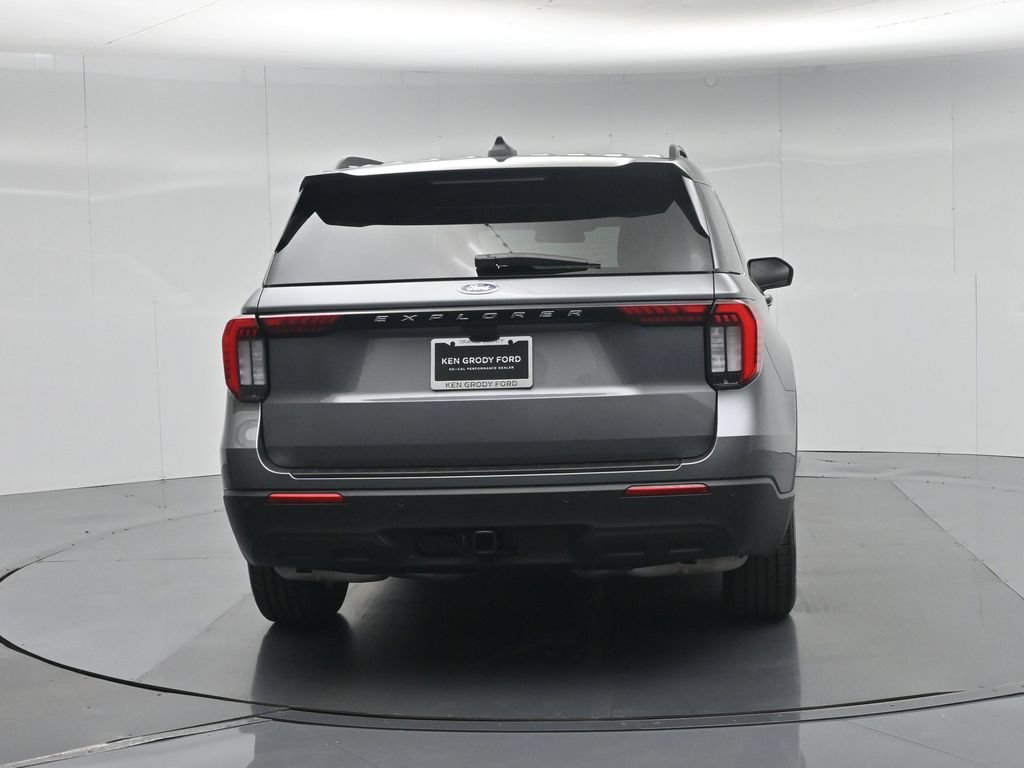 Certified 2025 Ford Explorer Active RWD image 27