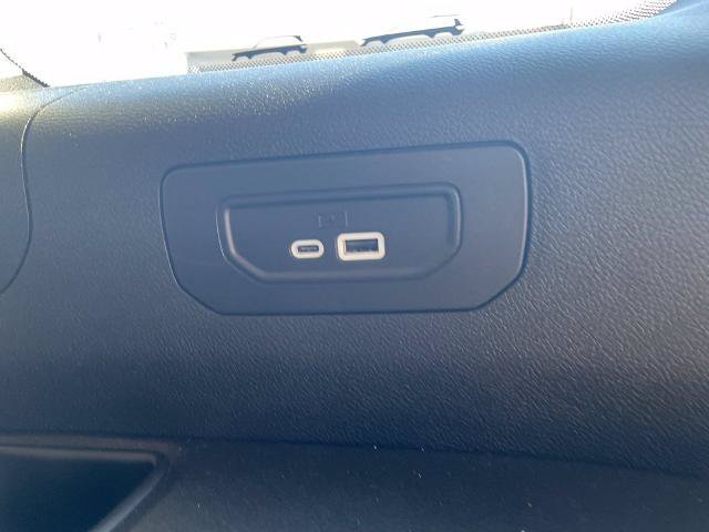 Used 2022 Jeep Grand Cherokee L Limited AWD/4WD image 12