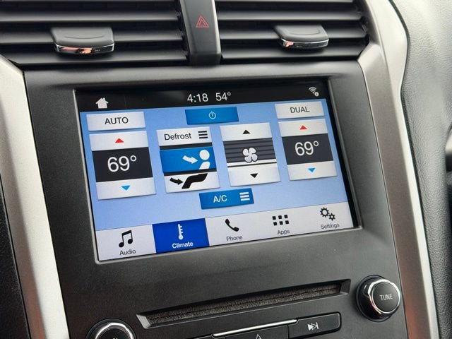 Certified 2018 Ford Fusion SE w/ Fusion SE Technology Package FWD image 18