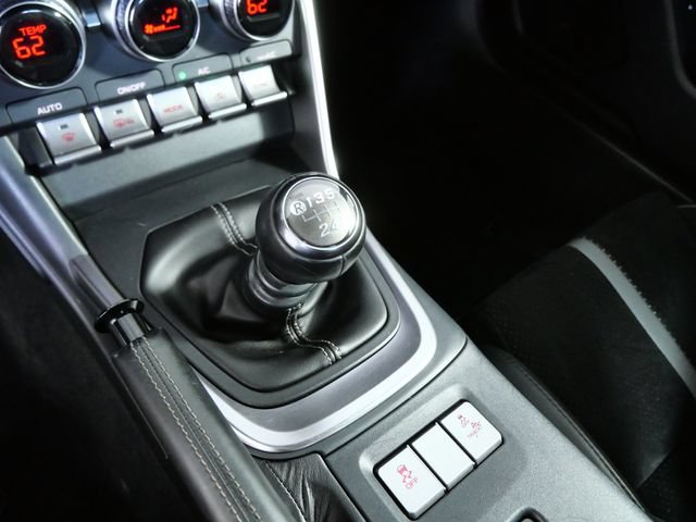 Used 2024 Toyota GR86 Premium RWD image 19