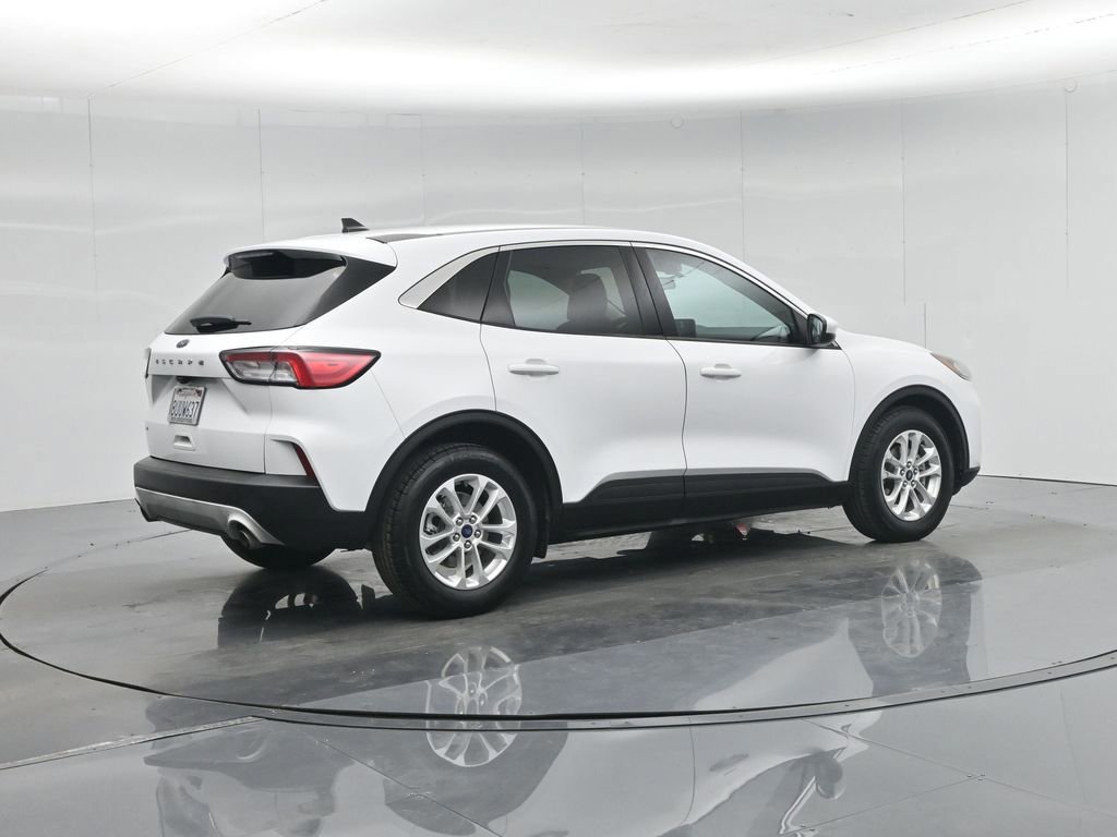 Certified 2020 Ford Escape SE image 13