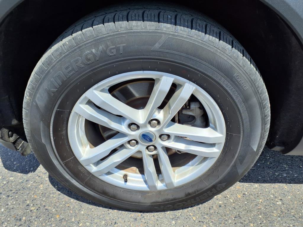 Certified 2022 Ford Explorer XLT w/ Equipment Group 202A image 11