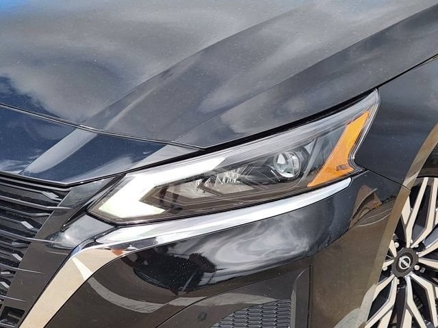 Used 2025 Nissan Altima 2.5 SV FWD image 9