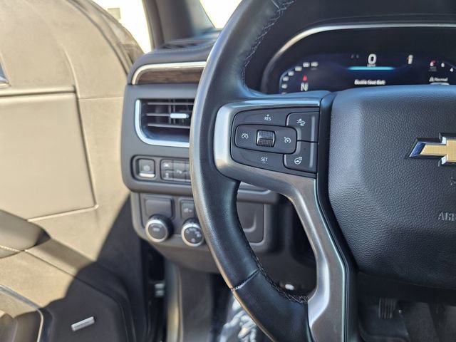 Used 2023 Chevrolet Suburban Premier image 25