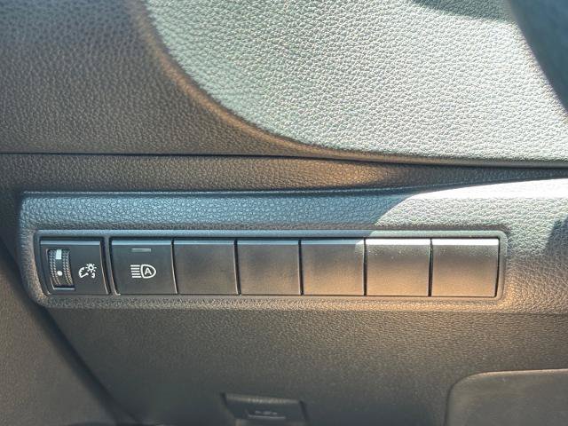Used 2023 Toyota Corolla LE FWD image 17