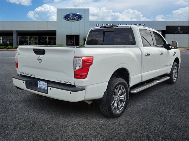 Used 2019 Nissan Titan SL w/ Chrome Package image 5