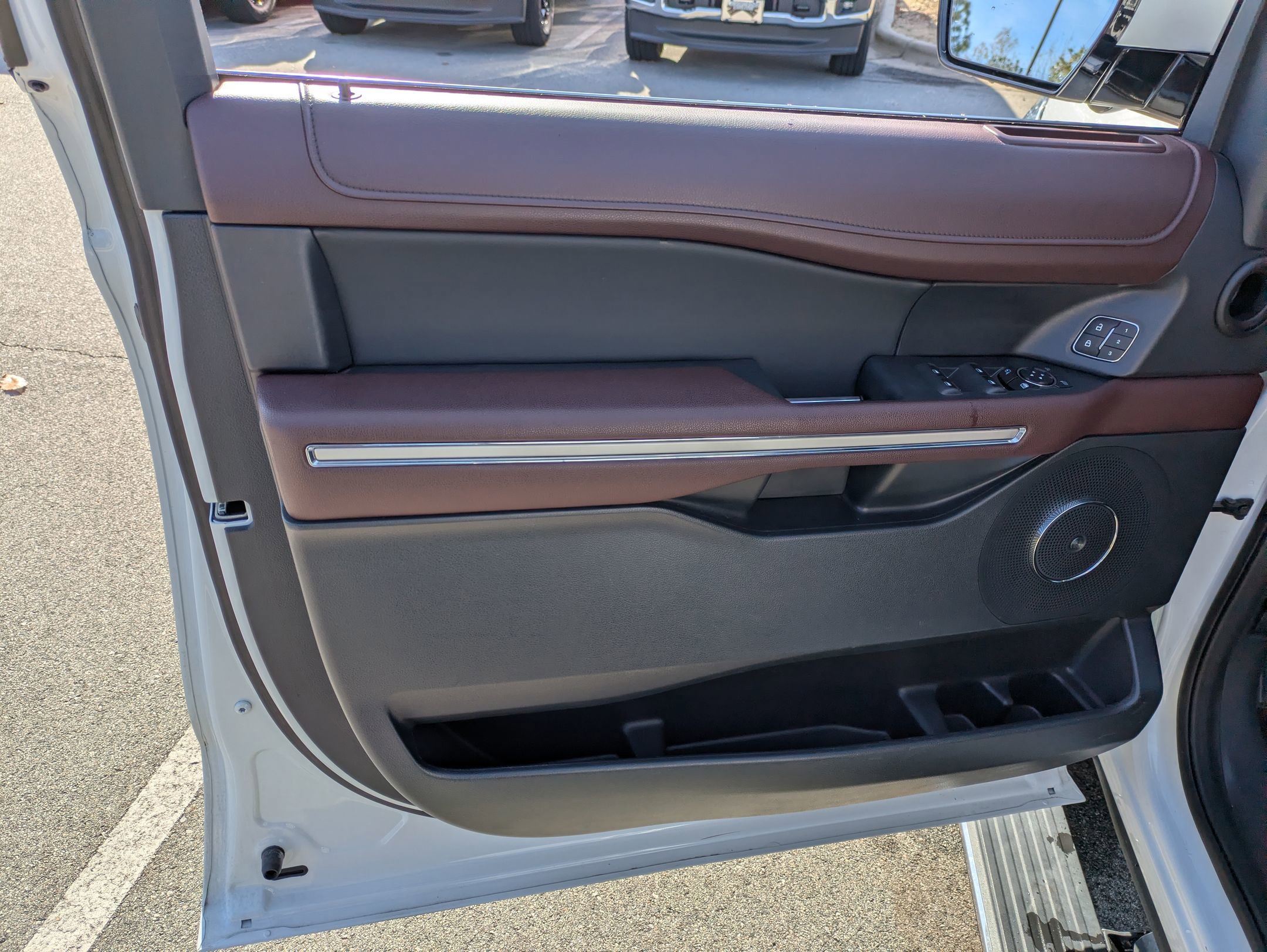 Certified 2022 Ford Expedition Limited image 15