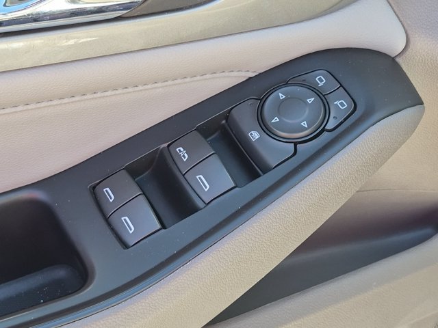 Used 2018 Chevrolet Traverse LT FWD image 15