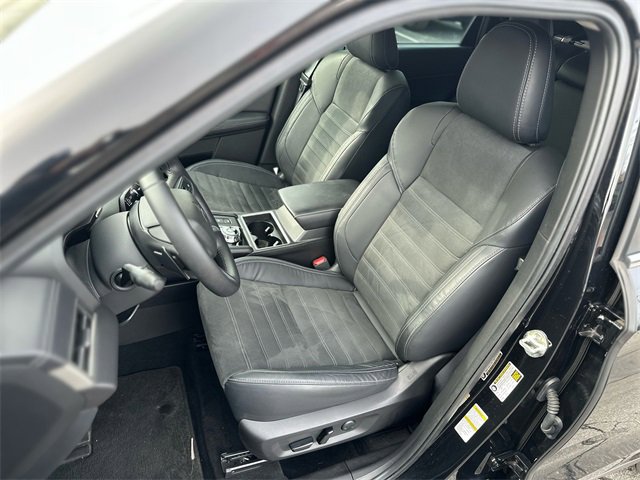 Used 2023 Mitsubishi Outlander SE image 12