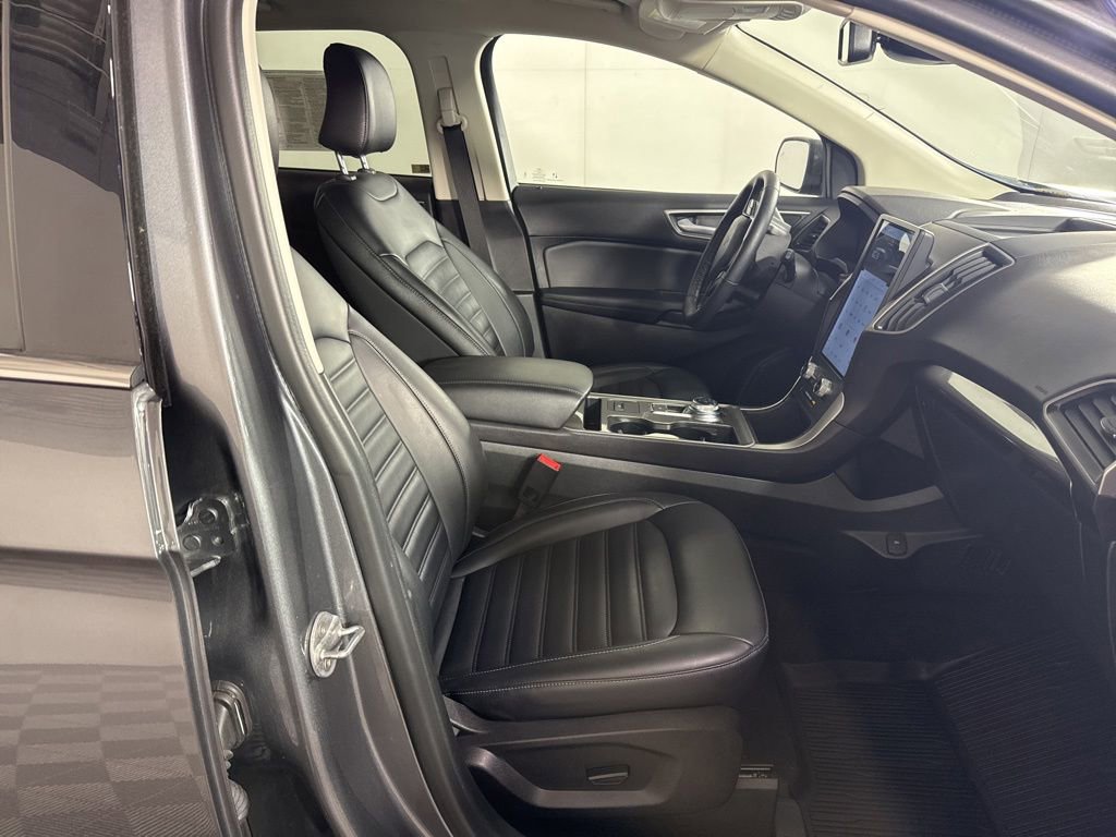 Certified 2024 Ford Edge SEL w/ Convenience Package AWD/4WD image 15