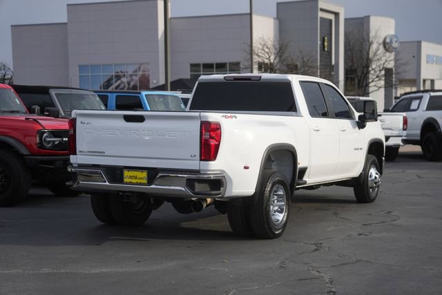 Used 2025 Chevrolet Silverado 3500 LT image 4