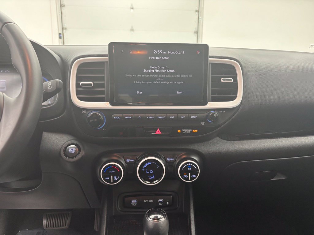 Used 2024 Hyundai Venue Limited FWD image 27