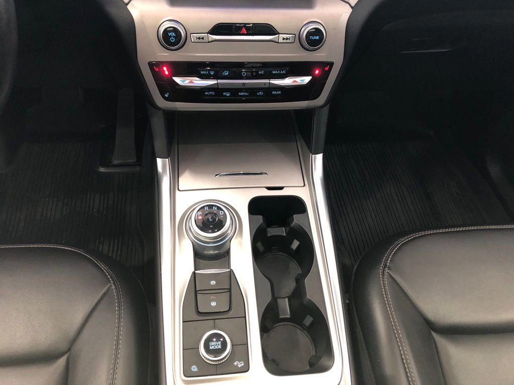 Certified 2022 Ford Explorer XLT w/ Equipment Group 202A image 16