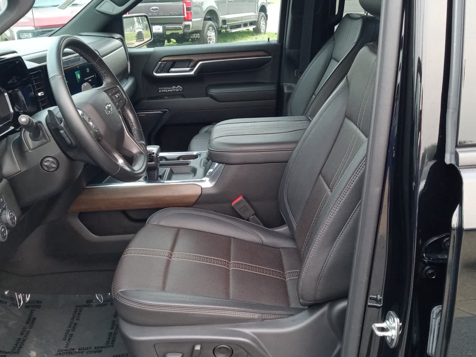 Used 2025 Chevrolet Silverado 1500 High Country w/ Midnight Edition AWD/4WD image 17