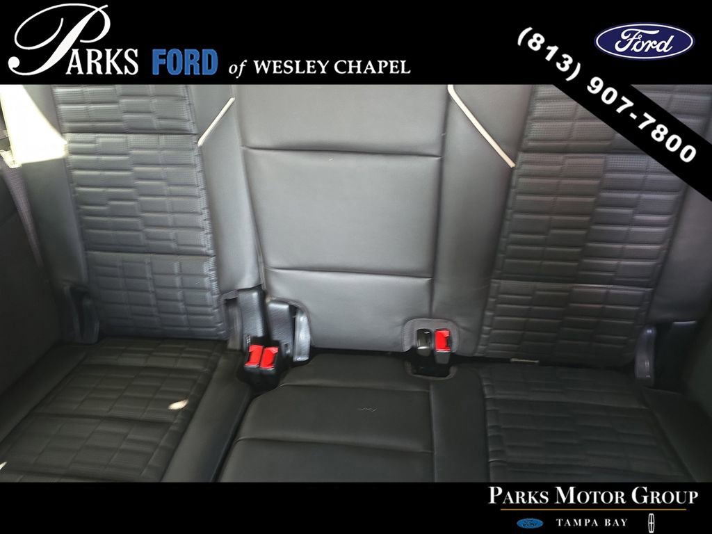 Used 2025 Cadillac Escalade ESV Sport Platinum w/ LPO, ONYX Package image 18