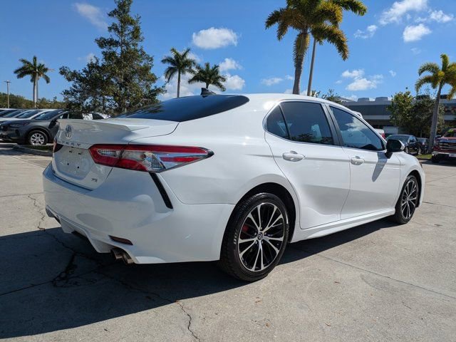 Used 2020 Toyota Camry SE image 4